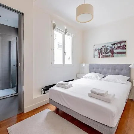Apartment Stylish Flat 2 Bedr By Champs Elysees Paris