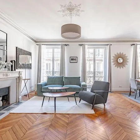 アパート Champs Elysees Stylish Flat 2br 6ppl パリ