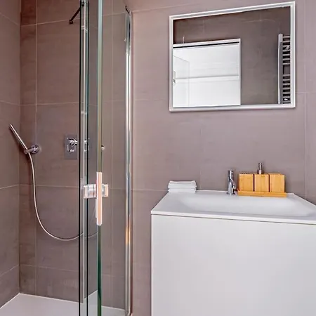 Stylish Flat 2 Bedr By Champs Elysees Lägenhet *