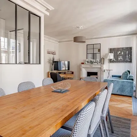Champs Elysees Stylish Flat 2br 6ppl *
