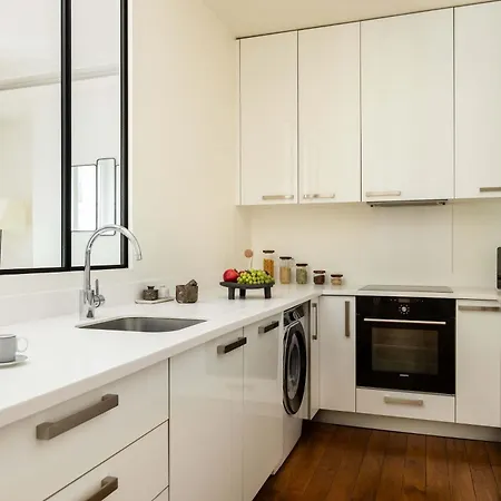 Champs Elysees Stylish Flat 2br 6ppl Daire