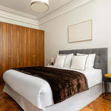 Daire Champs Elysees Stylish Flat 2br 6ppl