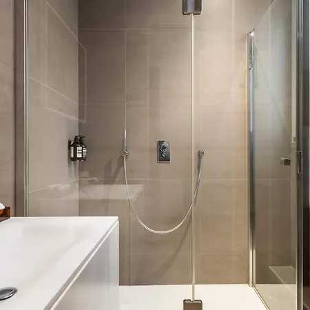 Daire Champs Elysees Stylish Flat 2br 6ppl Paris