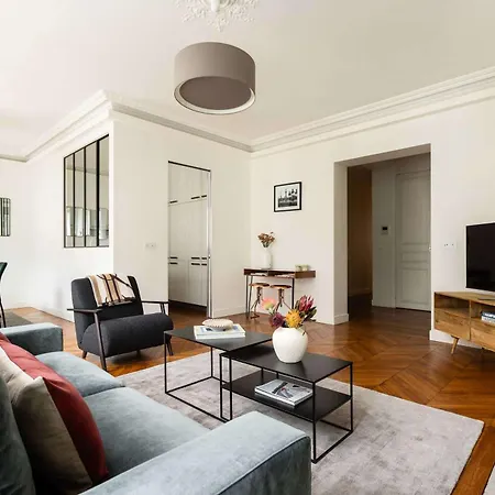 Daire Champs Elysees Stylish Flat 2br 6ppl