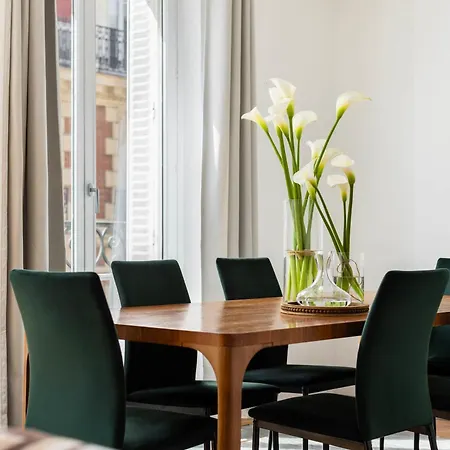 Champs Elysees Stylish Flat 2br 6ppl Paris