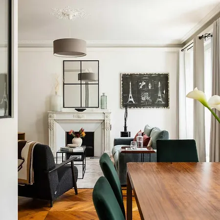 Champs Elysees Stylish Flat 2br 6ppl