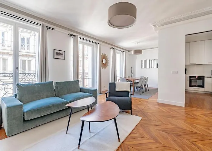 Champs Elysees Stylish Flat 2br 6ppl Апартаменты Париж