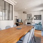 Champs Elysees Stylish Flat 2br 6ppl *